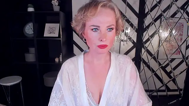 Snapshot of Sandra_Kind chatting on 03/18/25, 05:34 Sandra Kind online show from 03/18/25, 05:34