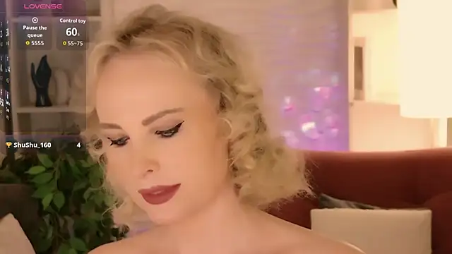 Snapshot of Sandra_Kind chatting on 07/18/26, 05:27 Sandra Kind online show from 07/18/26, 05:27