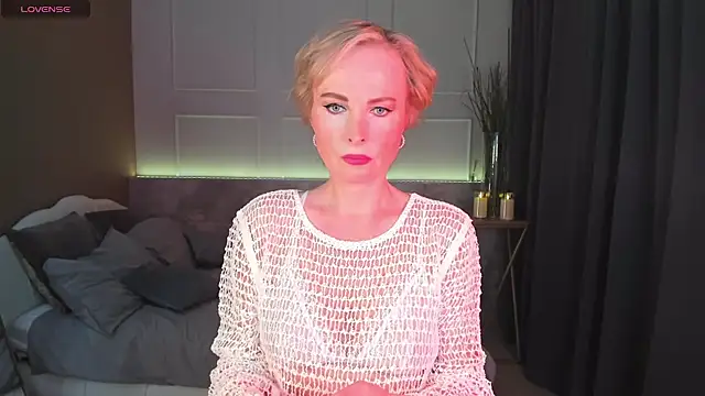 Snapshot of Sandra_Kind chatting on 03/05/25, 05:29 Sandra Kind online show from 03/05/25, 05:29