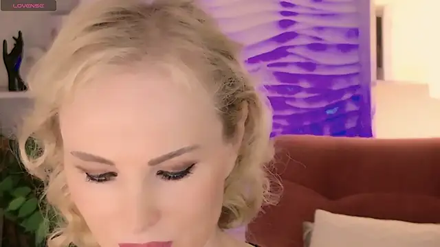 Snapshot of Sandra_Kind chatting on 06/07/26, 05:12 Sandra Kind online show from 06/07/26, 05:12