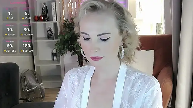 Snapshot of Sandra_Kind chatting on 01/17/26, 05:44 Sandra Kind online show from 01/17/26, 05:44