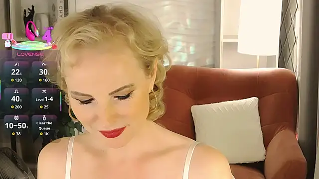 Snapshot of Sandra_Kind chatting on 10/03/25, 06:04 Sandra Kind online show from 10/03/25, 06:04