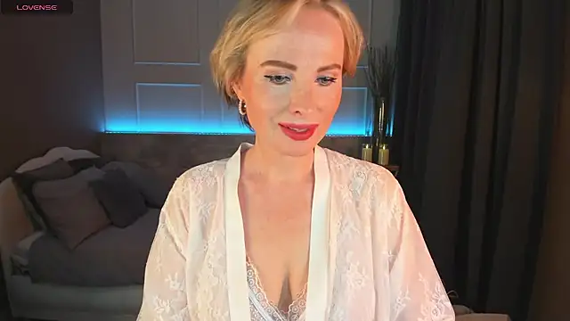 Snapshot of Sandra_Kind chatting on 03/02/25, 05:54 Sandra Kind online show from 03/02/25, 05:54
