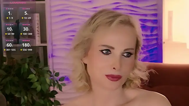 Snapshot of Sandra_Kind chatting on 06/19/26, 05:35 Sandra Kind online show from 06/19/26, 05:35