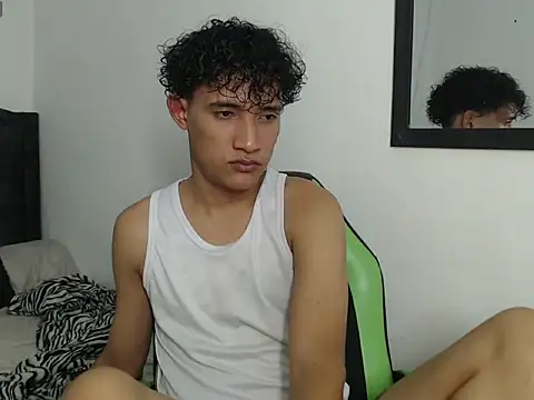 Boy coll online show from 02/26/26, 05:51