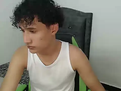 Boy coll online show from 03/09/26, 05:33