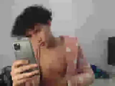 Boy coll online show from 04/11/26, 09:13