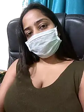 COZY ROZI online show from 10/24/25, 05:45