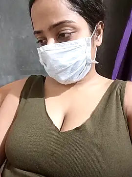 COZY ROZI online show from 10/28/25, 04:39