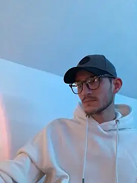 yoyoboy988 online show from 03/10/25, 08:12