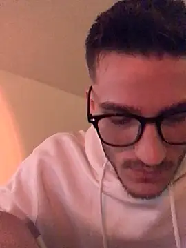 yoyoboy988 online show from 03/11/25, 07:47