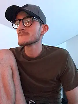 yoyoboy988 online show from 03/08/25, 07:53