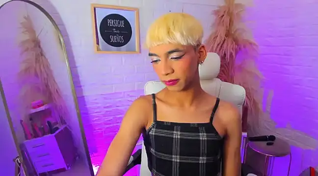 Snapshot of Danny_Luxx chatting on 03/12/25, 03:29 Danny Luxx online show from 03/12/25, 03:29