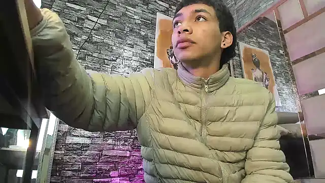 Snapshot of Danny_Luxx chatting on 02/23/26, 03:08 Danny Luxx online show from 02/23/26, 03:08