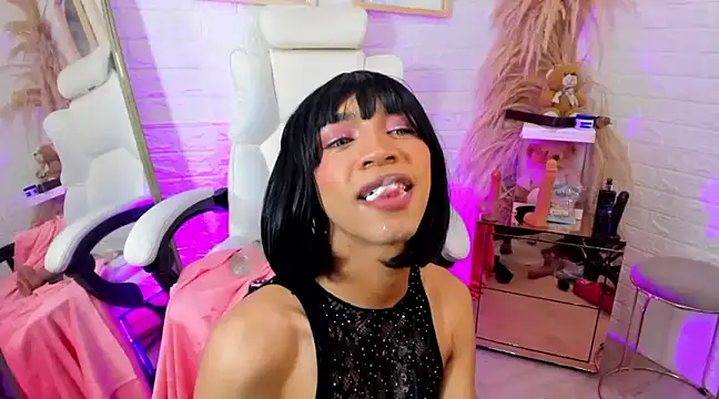 Snapshot of Danny_Luxx chatting on 03/14/25, 07:23 Danny Luxx online show from 03/14/25, 07:23