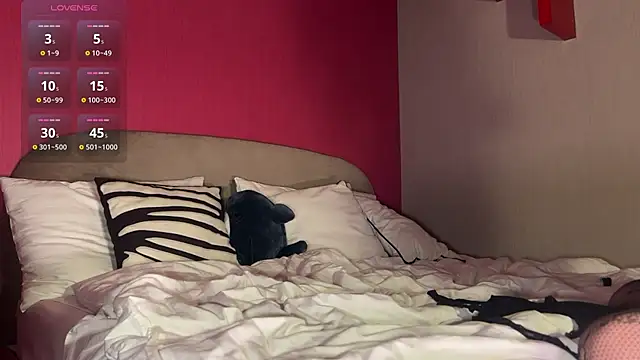 Asian Vi online show from 03/01/26, 09:15