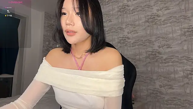 Asian Vi online show from 05/11/26, 08:39