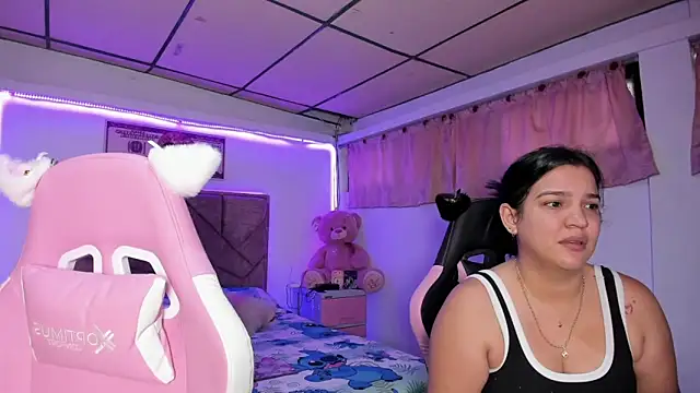 Cristal Smith20 online show from 04/15/26, 01:04