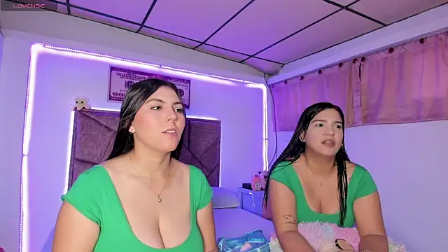 Snapshot of Cristal_Smith20 chatting on 12/02/25, 10:00 Cristal Smith20 online show from 12/02/25, 10:00