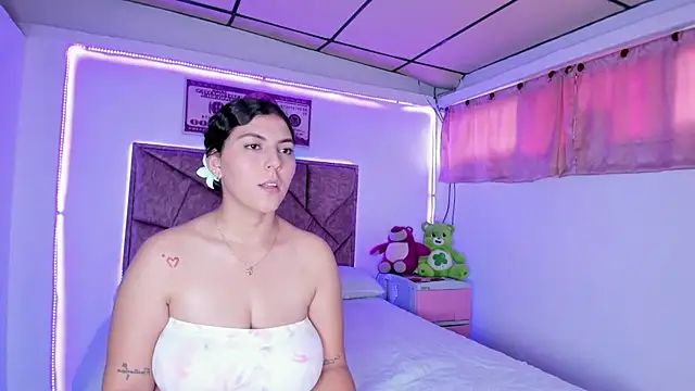 Cristal Smith20 online show from 10/18/25, 02:52