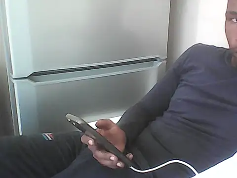 Snapshot of TwistedR chatting on 02/07/26, 11:07 TwistedR online show from 02/07/26, 11:07