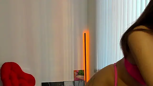 Snapshot of Andrea_tasty chatting on 05/17/26, 03:45 Andrea tasty online show from 05/17/26, 03:45
