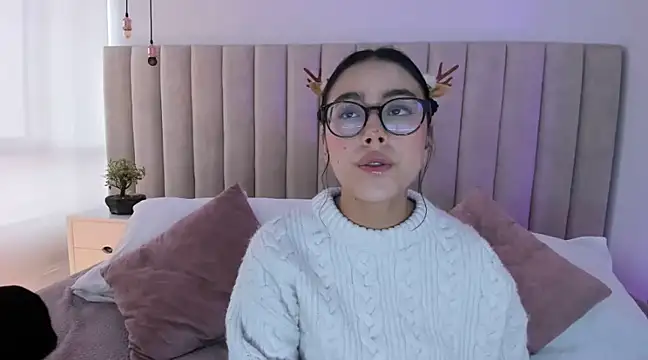 Snapshot of miss_martiina chatting on 03/12/25, 09:56 miss martiina online show from 03/12/25, 09:56