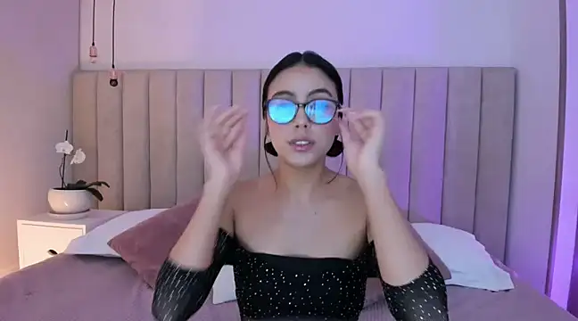 Snapshot of miss_martiina chatting on 03/15/25, 11:39 miss martiina online show from 03/15/25, 11:39