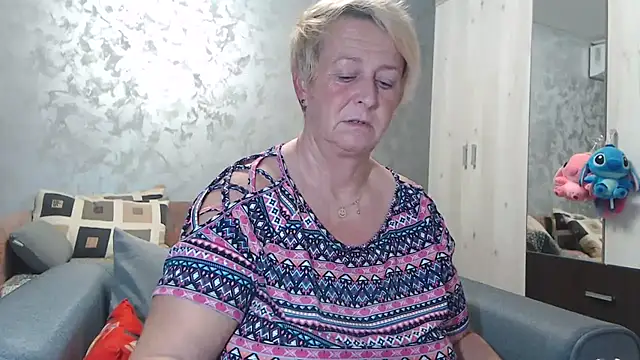 RosesandLillies online show from 10/21/25, 05:01