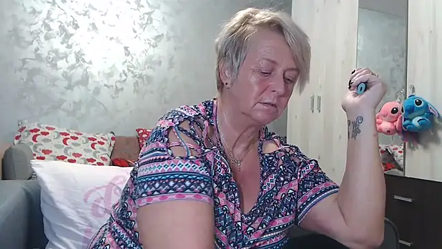 RosesandLillies online show from 11/02/25, 05:29