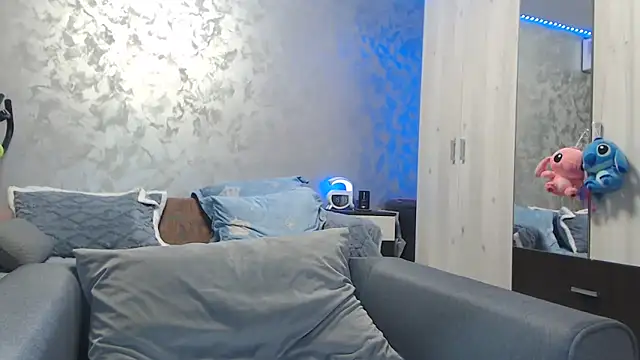 RosesandLillies online show from 11/25/25, 05:35