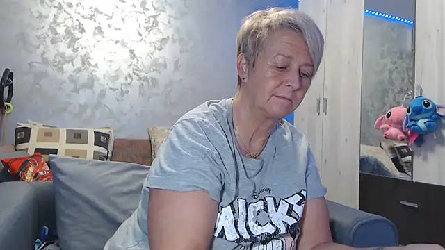 RosesandLillies online show from 11/17/25, 06:12