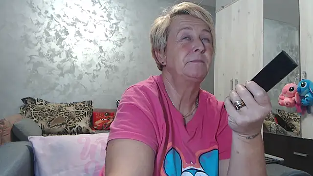 RosesandLillies online show from 10/26/25, 03:45