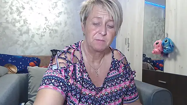 RosesandLillies online show from 12/17/25, 05:18