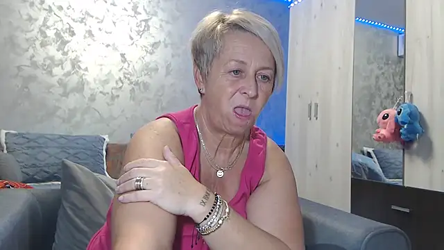 RosesandLillies online show from 11/30/25, 05:58