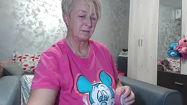 RosesandLillies online show from 09/28/25, 04:47