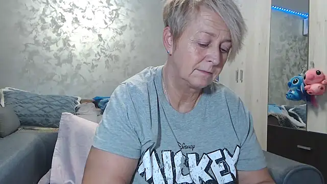 RosesandLillies online show from 02/23/26, 05:57