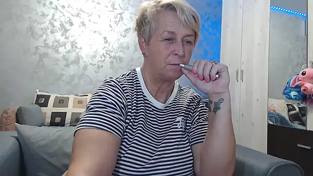 RosesandLillies online show from 11/12/25, 05:50