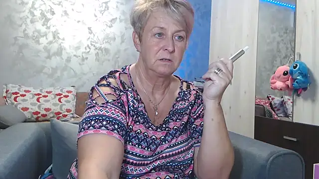 RosesandLillies online show from 12/22/25, 05:57