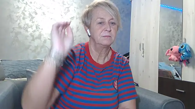 RosesandLillies online show from 02/02/26, 06:07