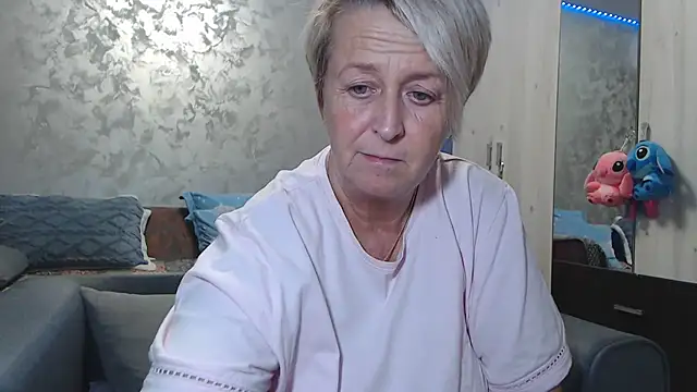 RosesandLillies online show from 02/06/26, 06:48