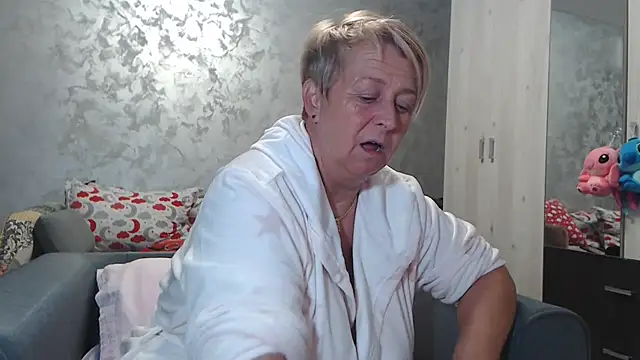 RosesandLillies online show from 11/06/25, 05:28