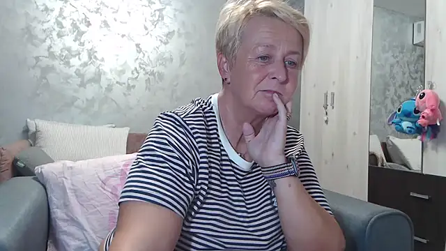 RosesandLillies online show from 09/18/25, 05:16