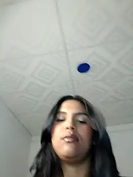 victoria roussee online show from 10/21/25, 09:52