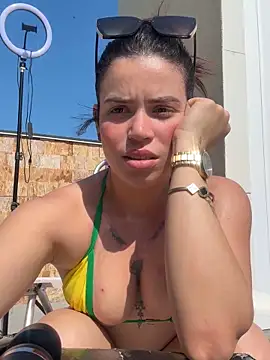 Snapshot of segb chatting on 10/16/25, 05:43 segb online show from 10/16/25, 05:43