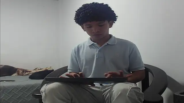 Magno 03 online show from 04/15/26, 04:07