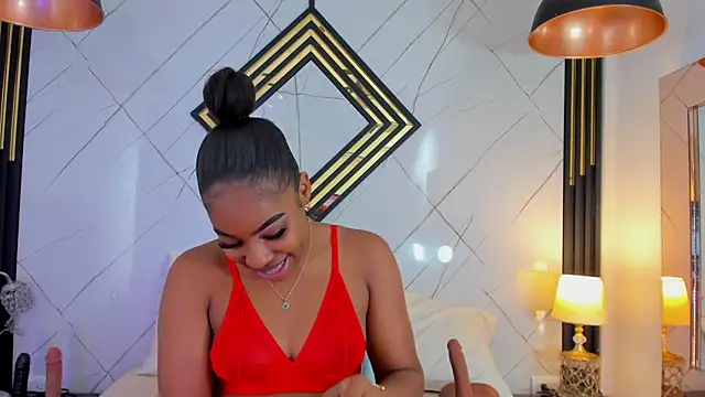 EmilyDiaaz online show from 11/18/25, 12:30