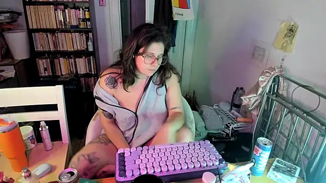 Rosiee69  online show from 11/04/25, 09:29