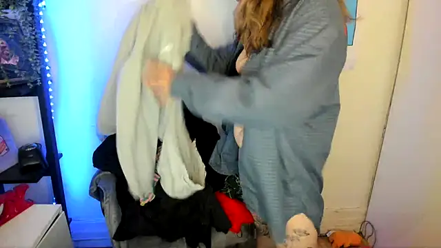 Rosiee69  online show from 06/17/26, 03:11