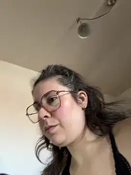 Rosiee69  online show from 03/18/25, 04:39